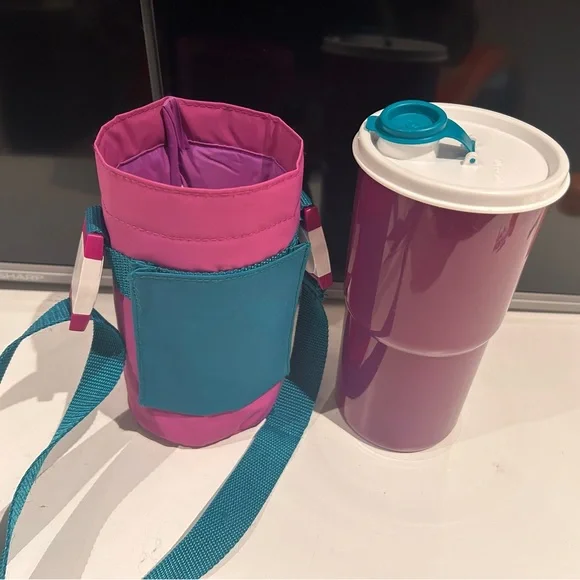 Tupperware take a long - Picture 2 of 4